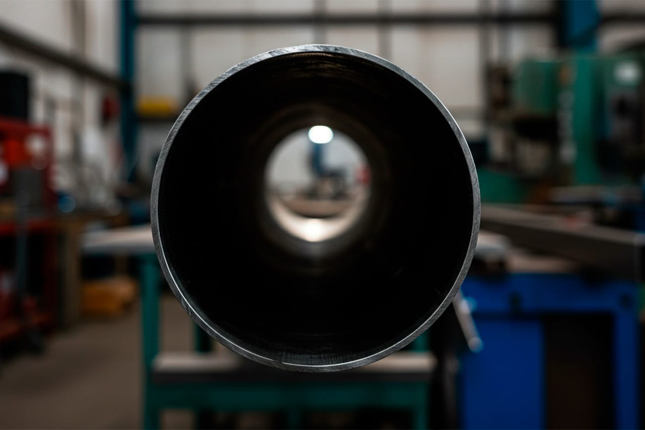 Aço inox vs. aço carbono: quando escolher cada um